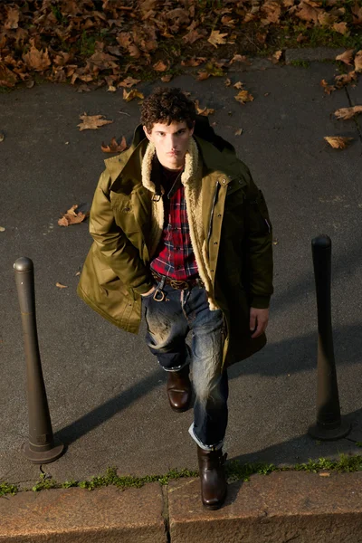 Look 19